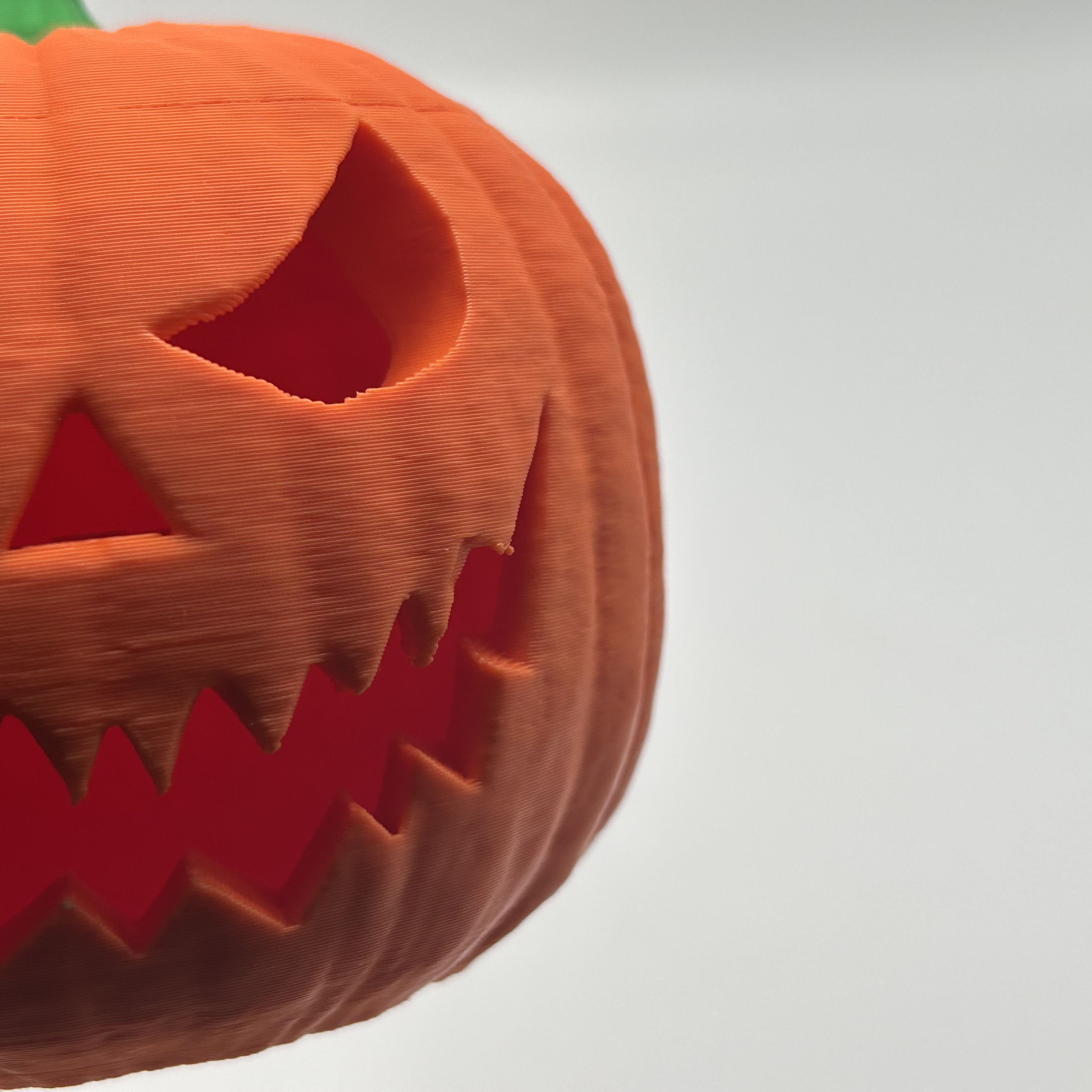 Halloween Kürbis mit LED-Teelicht – 3D-Druck Grusel-Deko