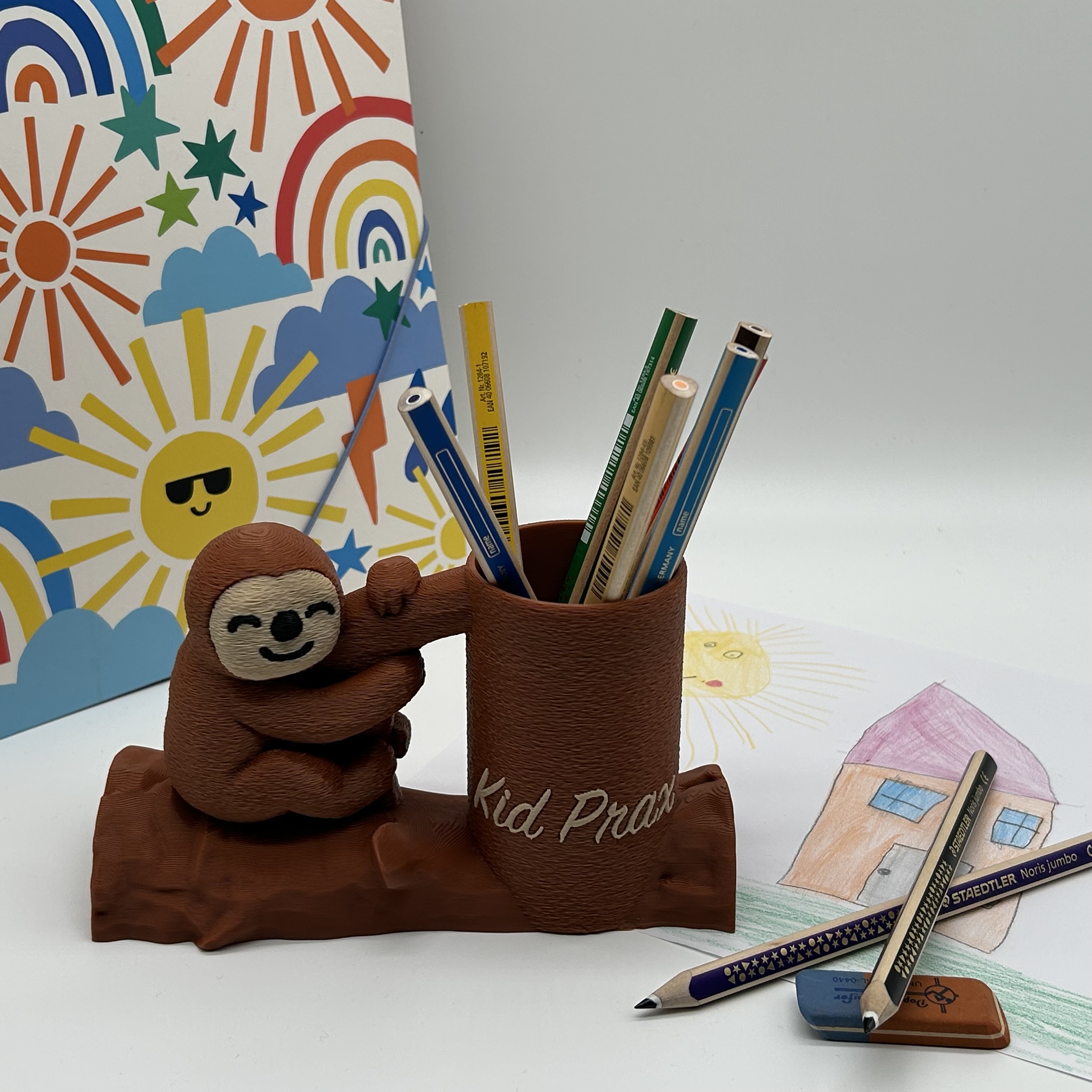 Stiftehalter Faultier gefüllt mit Stiften